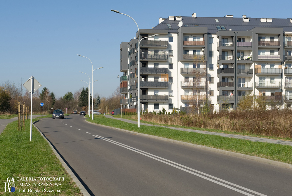 Droga łącząca ul. Lubelską z kompleksem budynk&oacute;w "Ogrody Hiszpańskie"